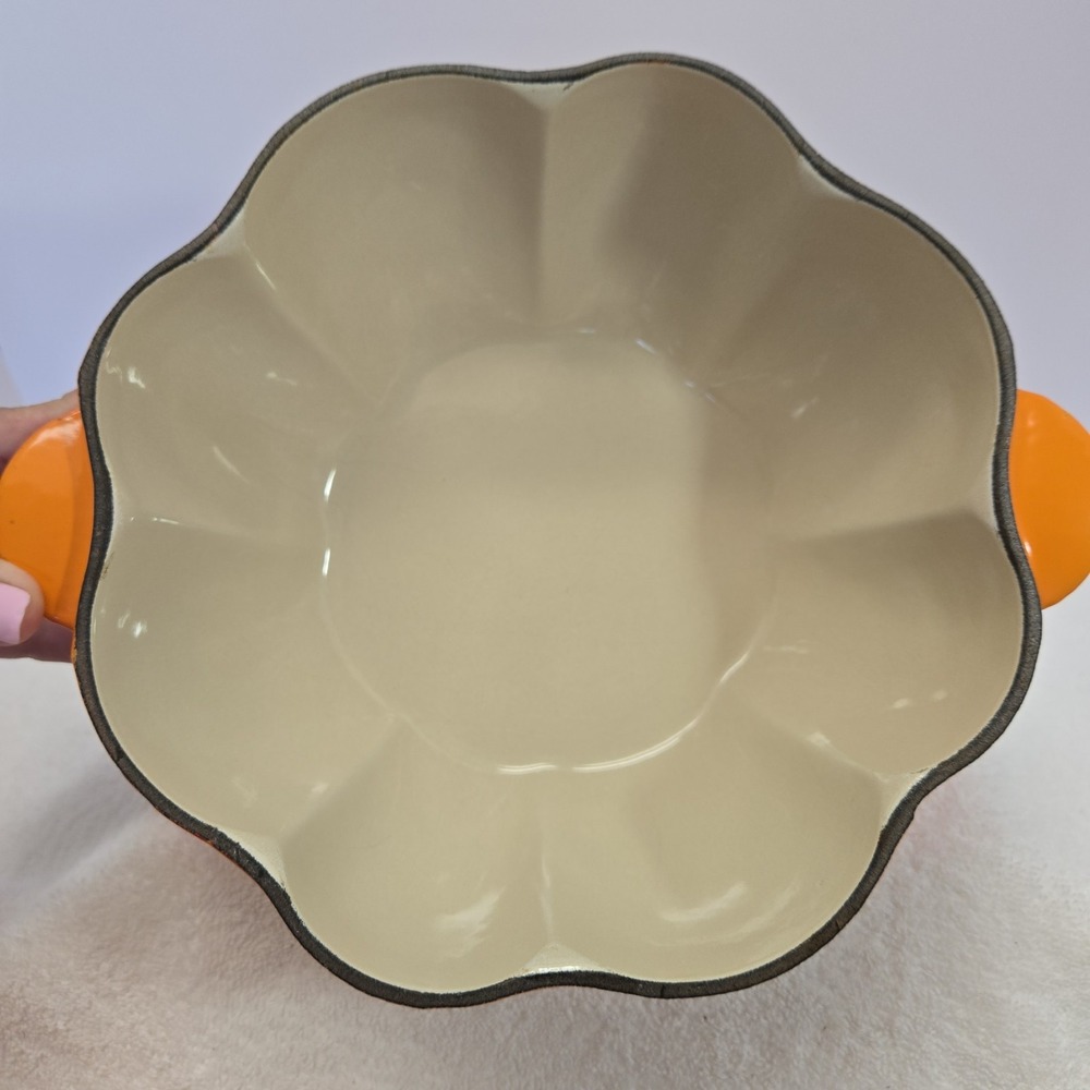 Vtg LE CREUSET Orange Cast Iron Enamel Dutch Oven Pumpkin 2QT 1.9L Cocotte EUC! - Picture 13 of 16